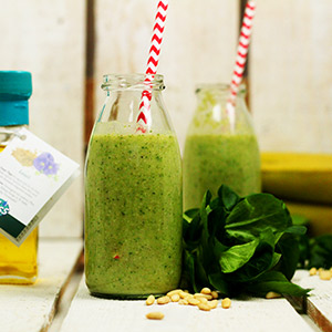 Grüner Smoothie mit Leinsamenöl